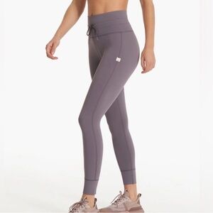 Vuori Daily Leggings in Lunar Grey worn once